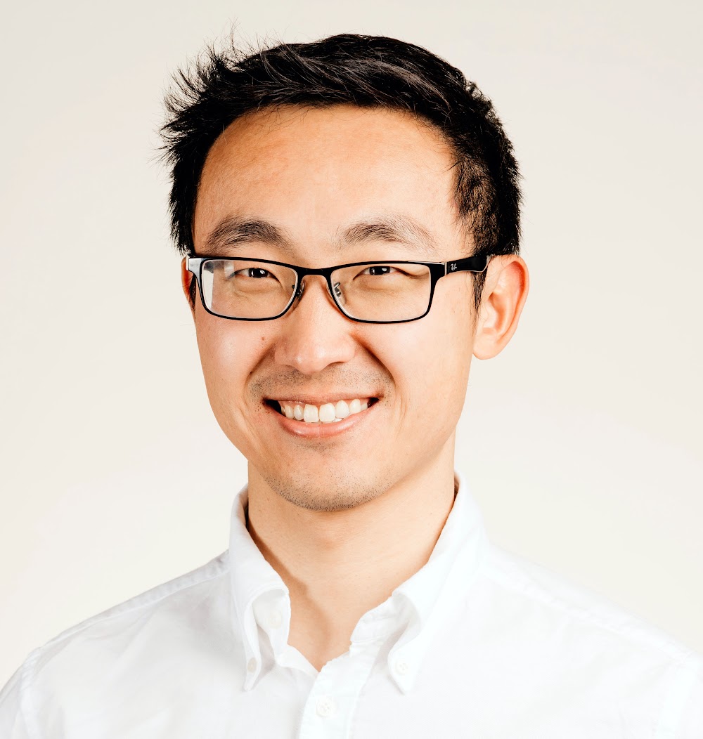 Tim Zheng Headshot
